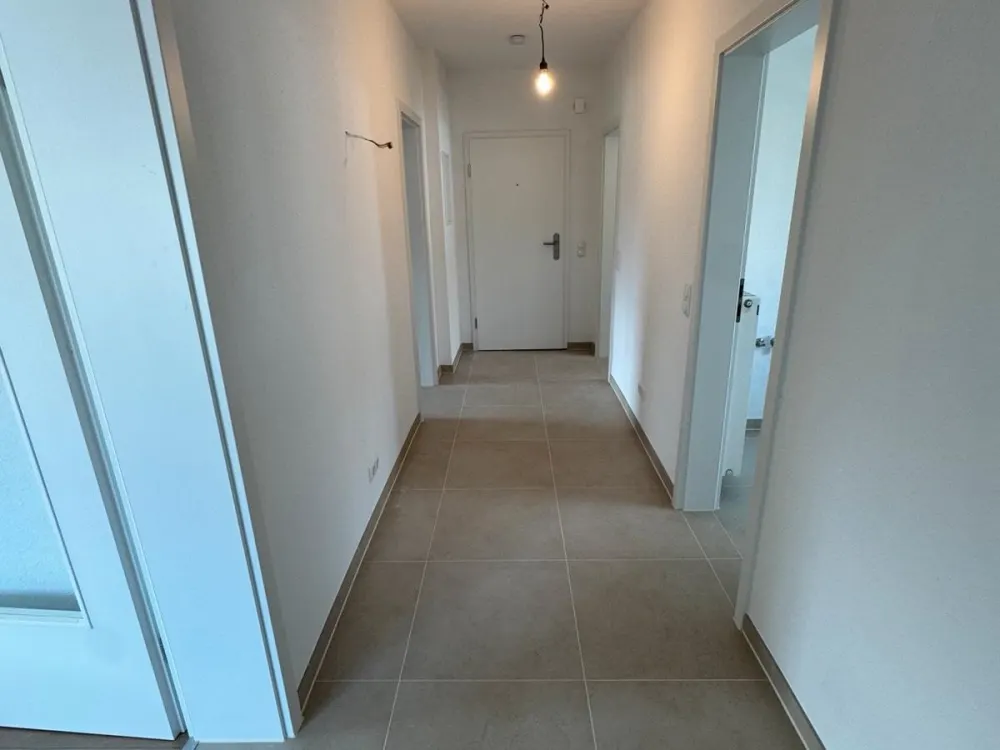 Frisch renovierte 3-Zimmer-Wohnung mit Balkon, 65 m², ab sofort