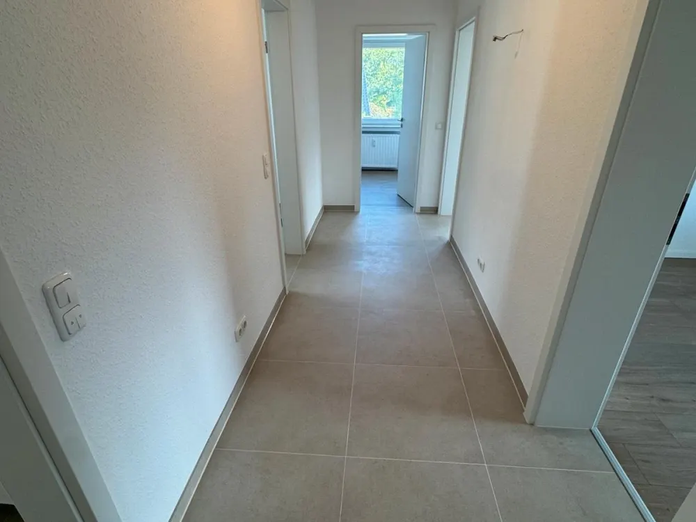 Frisch renovierte 3-Zimmer-Wohnung mit Balkon, 65 m², ab sofort