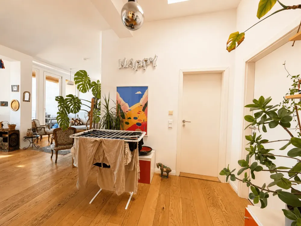 WAS!? 5 Zimmer in F’hain, Wintergarten, 2 Balkone, unbefristet!