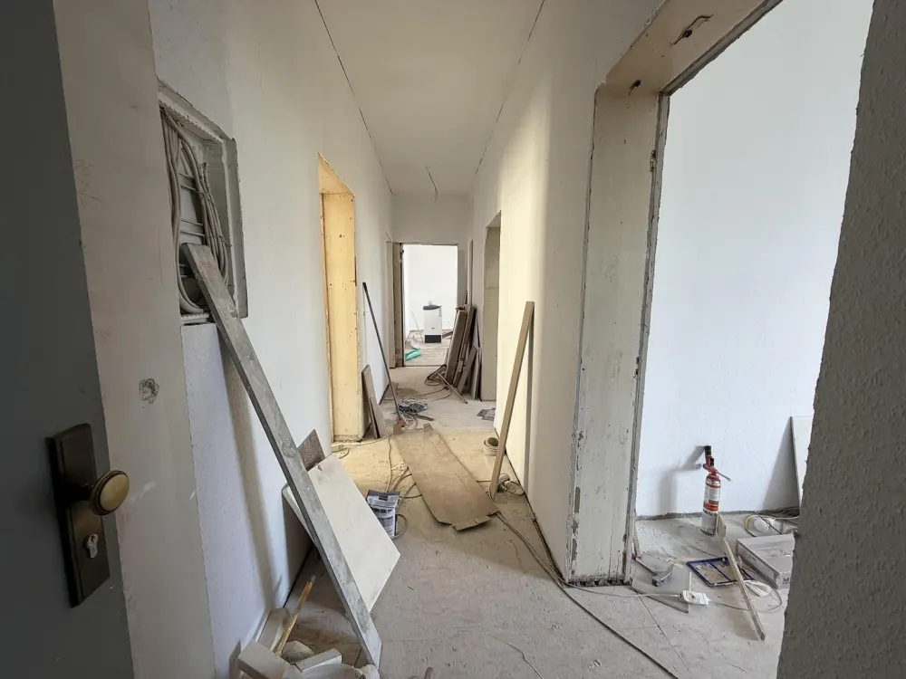 *Erstbezug* Kernsanierte 3-Zimmer Altbau Wohnung mitten im Nordend mit EBK und Skylineblick