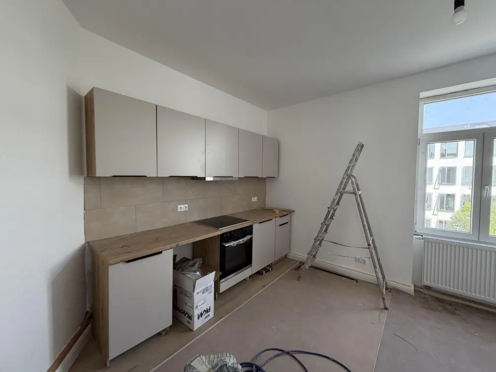 *Erstbezug* Kernsanierte 3-Zimmer Altbau Wohnung mitten im Nordend mit EBK und Skylineblick