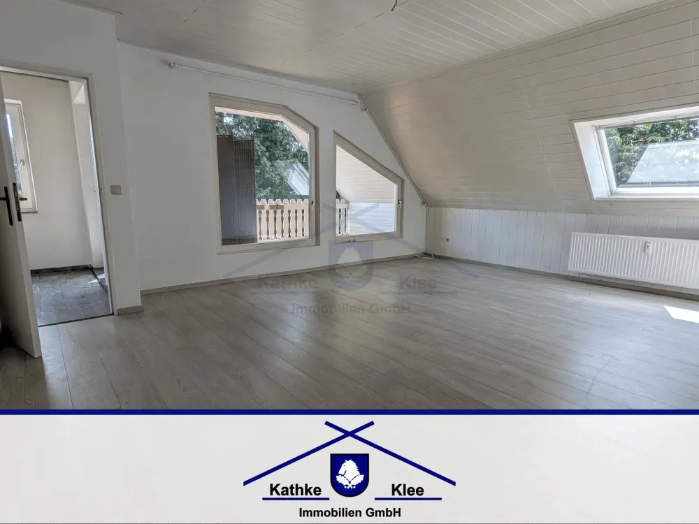 Available from 01.12.2026: Spacious Maisonette Apartment with Garage & Outdoor Parking in Oyten-Sagehorn