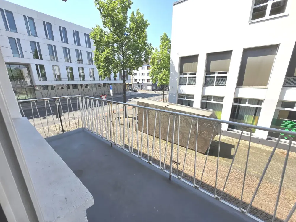Modernisierte 3-Zimmer-Wohnung mit zwei Balkonen, neuem Bad und hochwertiger Ausstattung