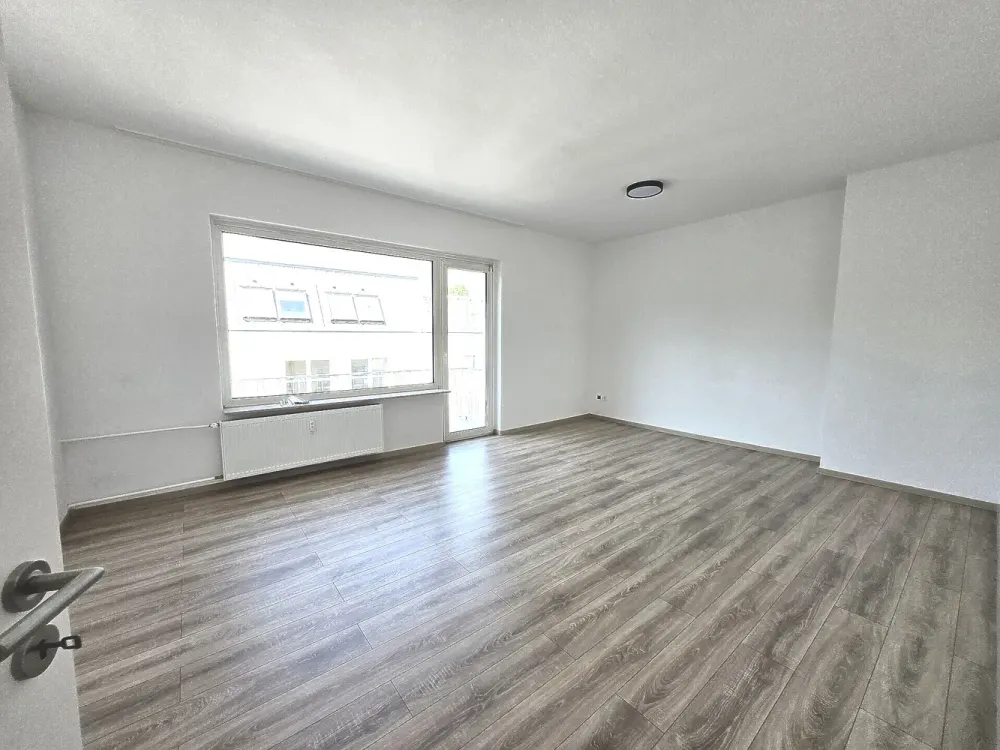 Modernisierte 3-Zimmer-Wohnung mit zwei Balkonen, neuem Bad und hochwertiger Ausstattung