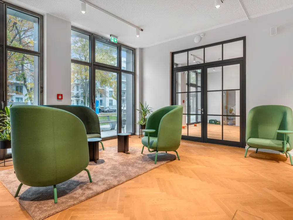 2 Zimmer, 2 Balkone & ein Quartier, das keine Wünsche offen lässt