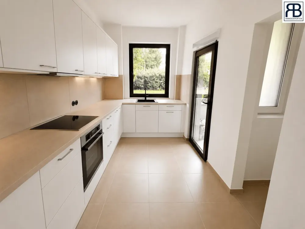 WG-geeignet! Kernsanierte 4 Zimmer Altbau-Wohnung mit Küche, Gäste-WC und Balkon in Köln Marienburg