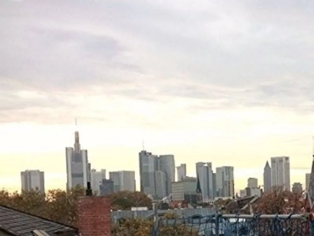 LOFT-Dachgeschoss auf der Berger Straße / Merian Platz doch trotzdem ruhig! Balkon-Loggia mit Taunusblick! Großzügig,Lichtdurchflutet,Provisionsfrei.