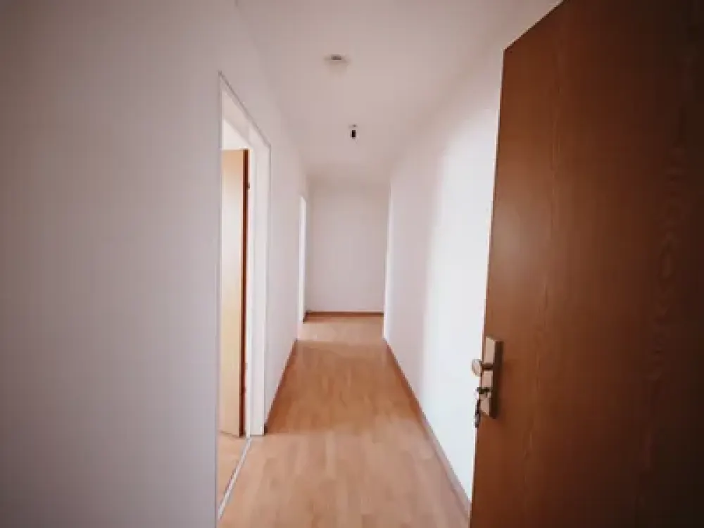 Gepflegte 3-Zimmer-Wohnung im 2. OG mit Balkon in Höhenkirchen-Siegertsbrunn