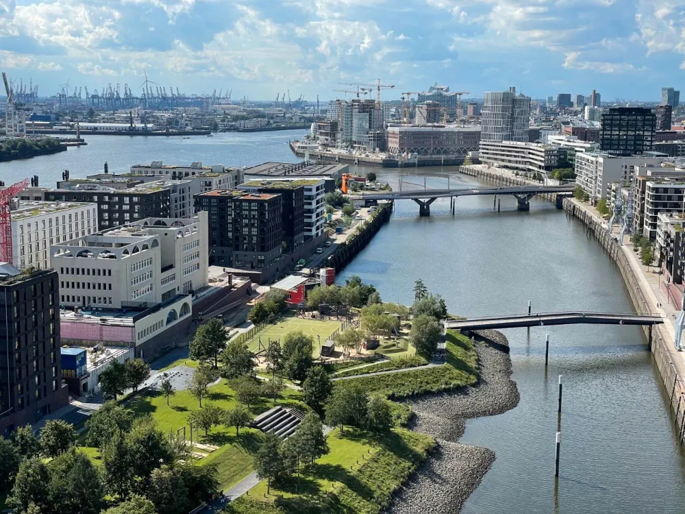 18.OG Penthouse teilmöblierte 2 ZiWhg Blick über Hafen SW Balkon