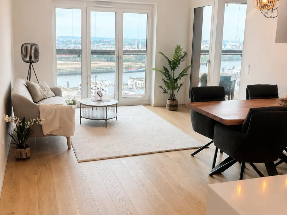 18.OG Penthouse teilmöblierte 2 ZiWhg Blick über Hafen SW Balkon