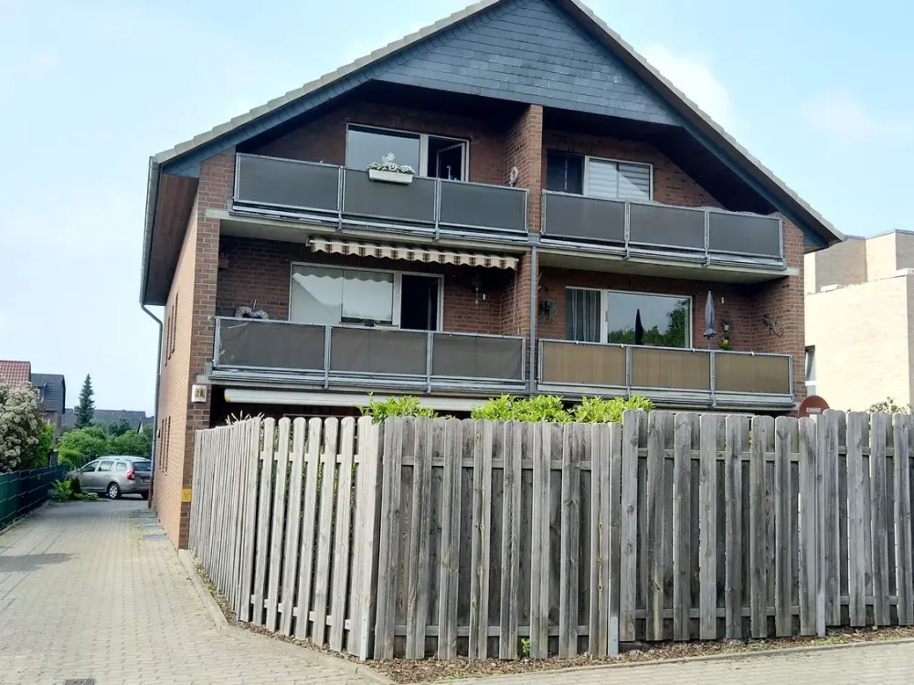 2,5-Zimmer-Wohnung mit Balkon und Einbauküche in Neu Wulmstorf