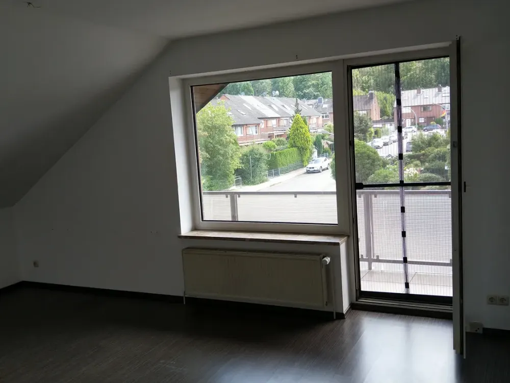 2,5-Zimmer-Wohnung mit Balkon und Einbauküche in Neu Wulmstorf