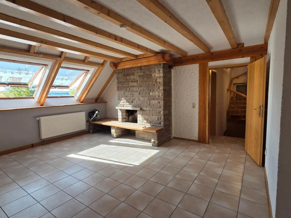 Helle 4,5-Zimmer-DG-Wohnung in Blieskastel-Biesingen mit Keller