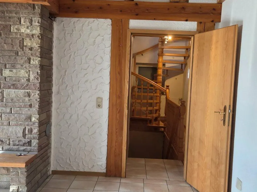 Helle 4,5-Zimmer-DG-Wohnung in Blieskastel-Biesingen mit Keller
