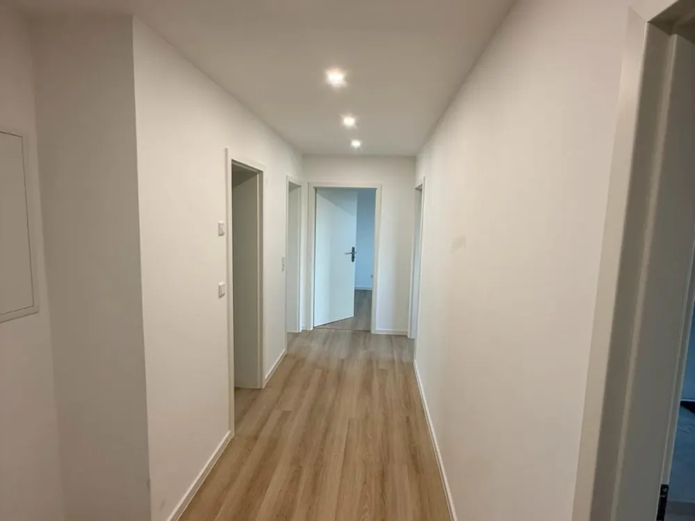 Luxuriöse 3 Zimmer-Wohnung (1.OG) nach KFW-Standard saniert