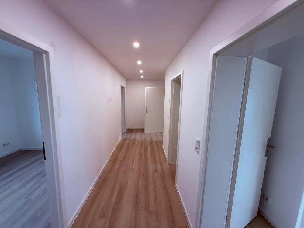 Luxuriöse 3 Zimmer-Wohnung (1.OG) nach KFW-Standard saniert