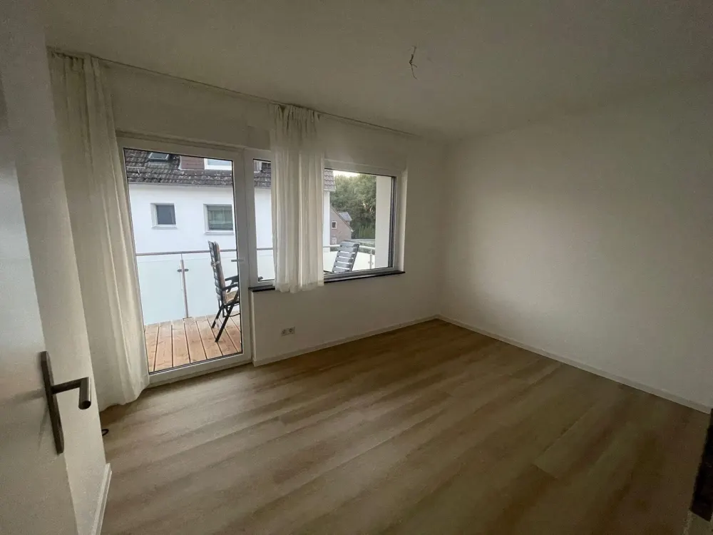 Luxuriöse 3 Zimmer-Wohnung (1.OG) nach KFW-Standard saniert