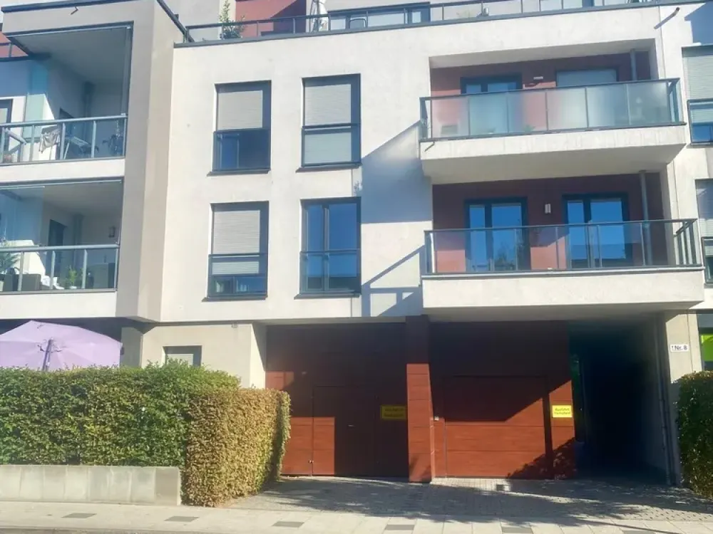 SHK FFM-Riedberg !! " Traumhafte 3-Zimmer-Wohnung mit Wintergarten" Frei ab 1.9.26 !!!