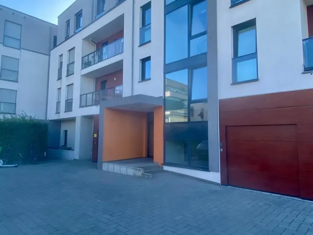 SHK FFM-Riedberg !! " Traumhafte 3-Zimmer-Wohnung mit Wintergarten" Frei ab 1.9.26 !!!