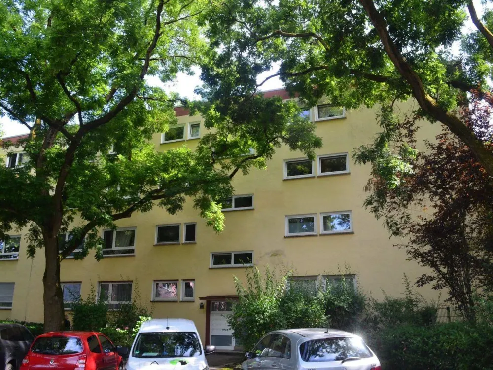 Provisionsfreie 4Zimmer Wohnung in Frankfurt geeignet als 3er WG ab sofort zu vermieten