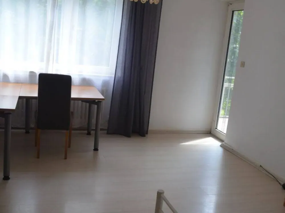 Provisionsfreie 4Zimmer Wohnung in Frankfurt geeignet als 3er WG ab sofort zu vermieten