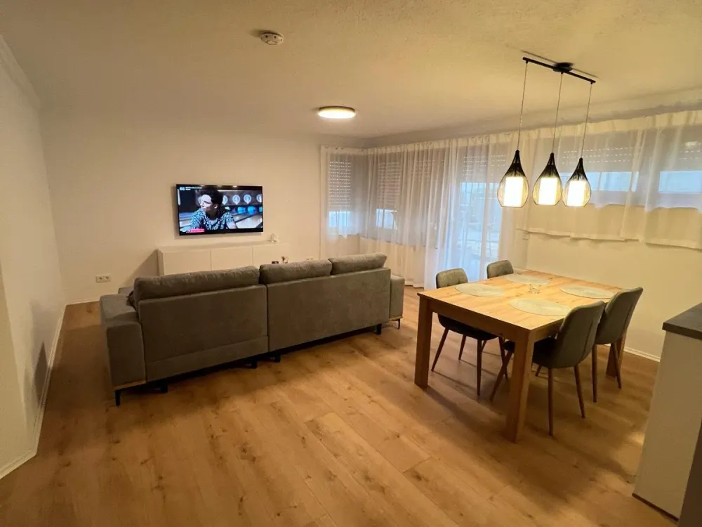 2,5 Zimmer Wohnung mit Terrasse