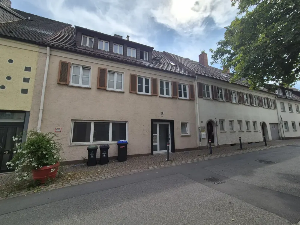 Schicke, neu renovierte 3-Zimmer-DG-Wohnung mit Einbauküche über den Dächern Böblingens