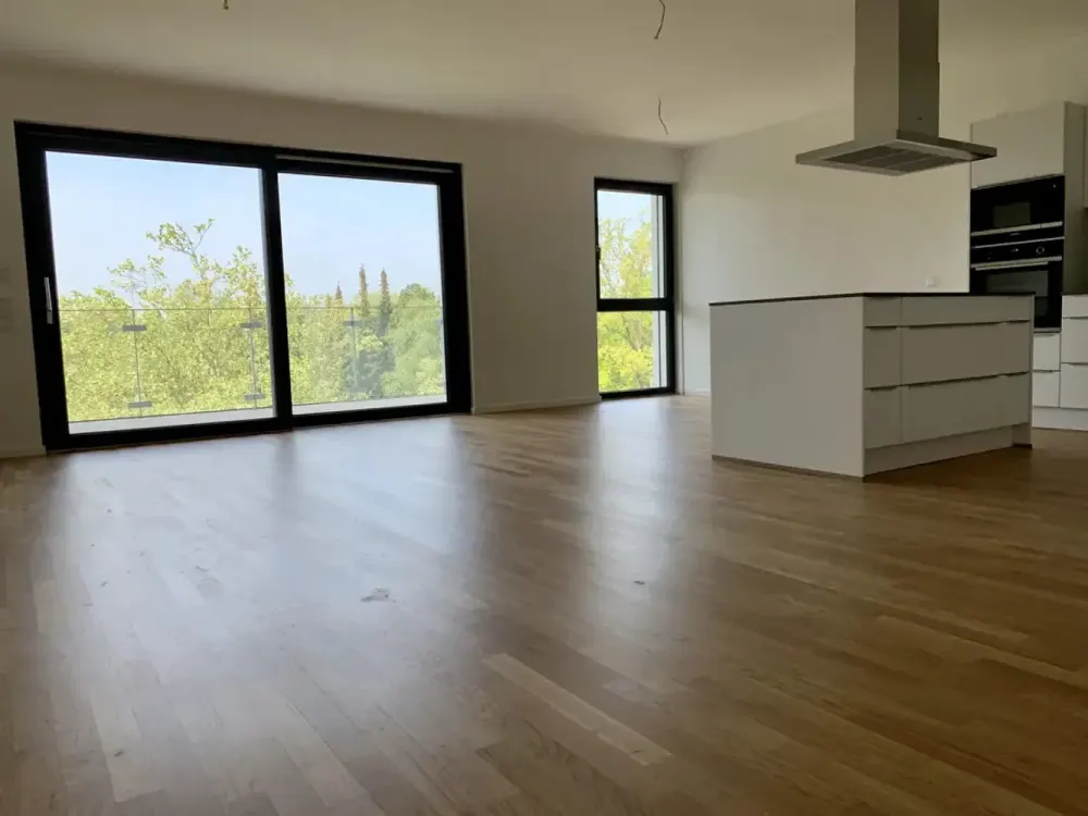 Exklusive 4-Zimmer Wohnung mit Balkon und EBK