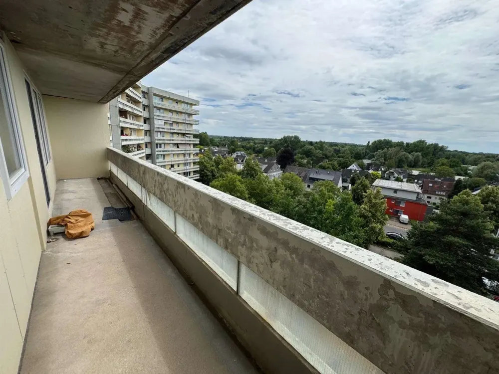 Alles neu! Kernsanierte 2-Zimmer-Wohnung mit großem Balkon