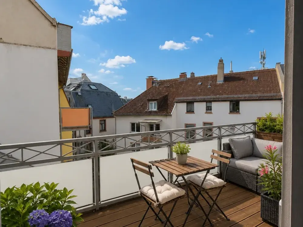 Toplage*150 qm Maisonette-DG-Wohnung*5,5 Zimmer*EBK*2 Bäder* G-WC*2 Balkone*Skylineblick*Stellplatz*