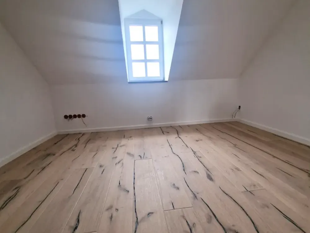 Altbau trifft Design - Exklusive 3,5 -Zimmer-Wohnung mit Homeoffice & Ankleide