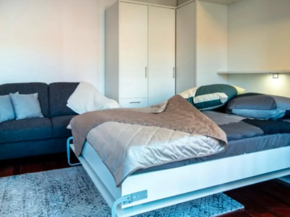 Möbilierte Wohnung mit Fahrstuhl & Klimaanlage mitten in Berlin
