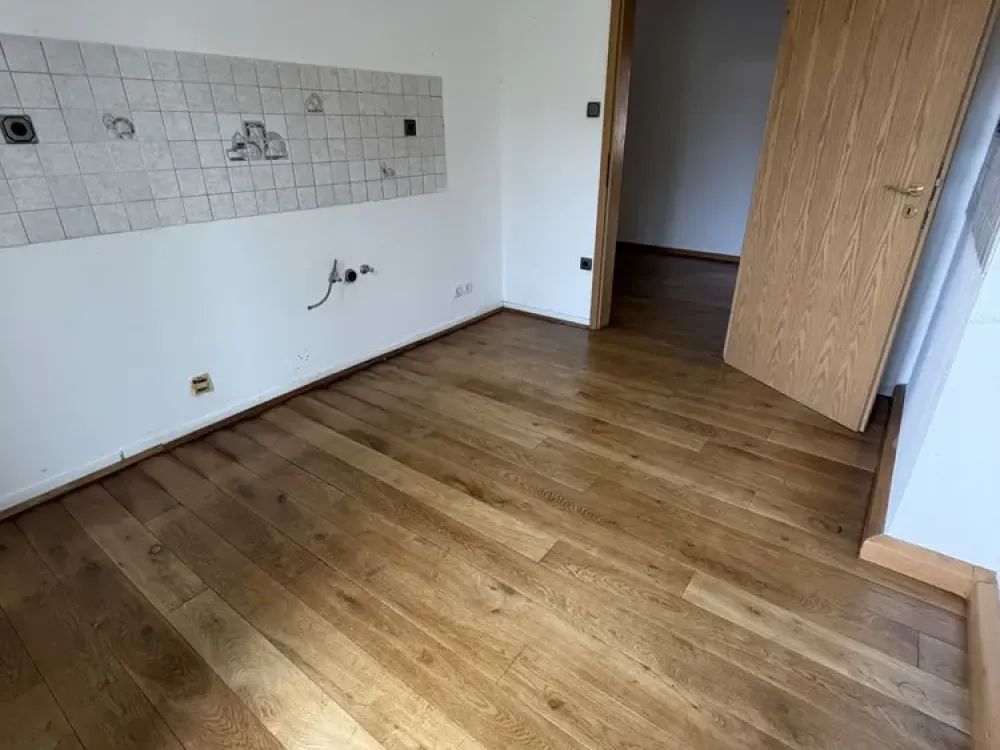 Schöne 2-Zimmer Wohnung mit großem Balkon