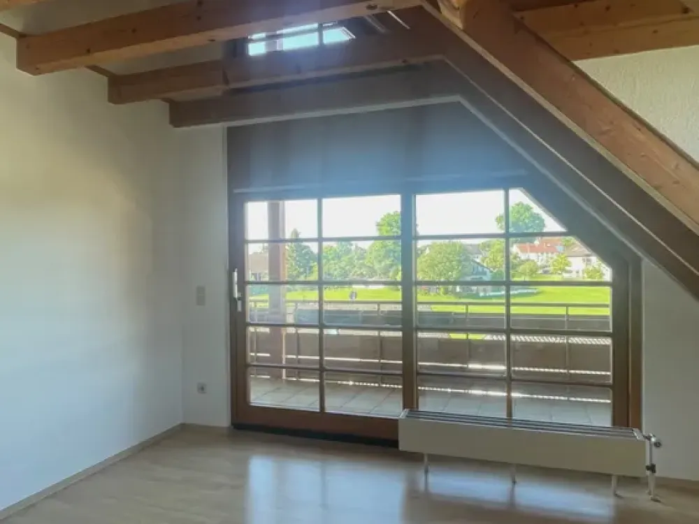 Helle großzügige 3-Zimmer-Wohnung mit Balkon in Rutesheim