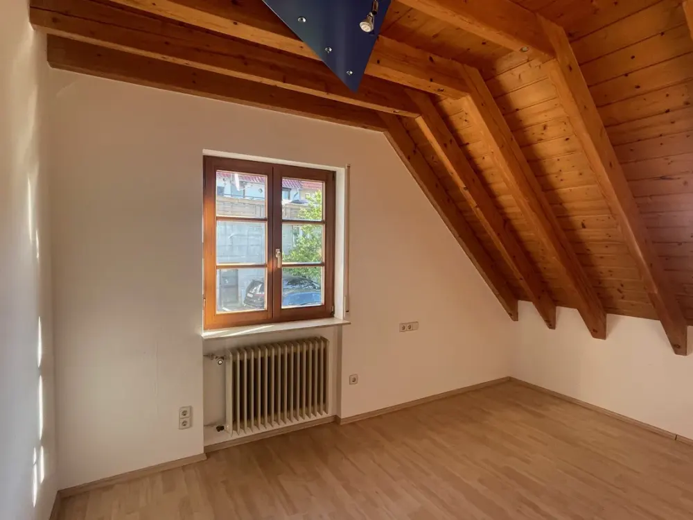 Helle großzügige 3-Zimmer-Wohnung mit Balkon in Rutesheim