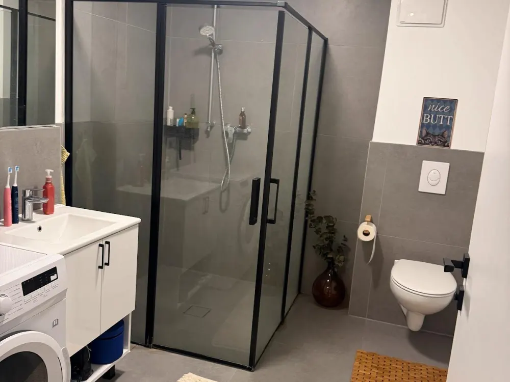Sehr schöne eingerichtete 2 Zimmer-Wohnung