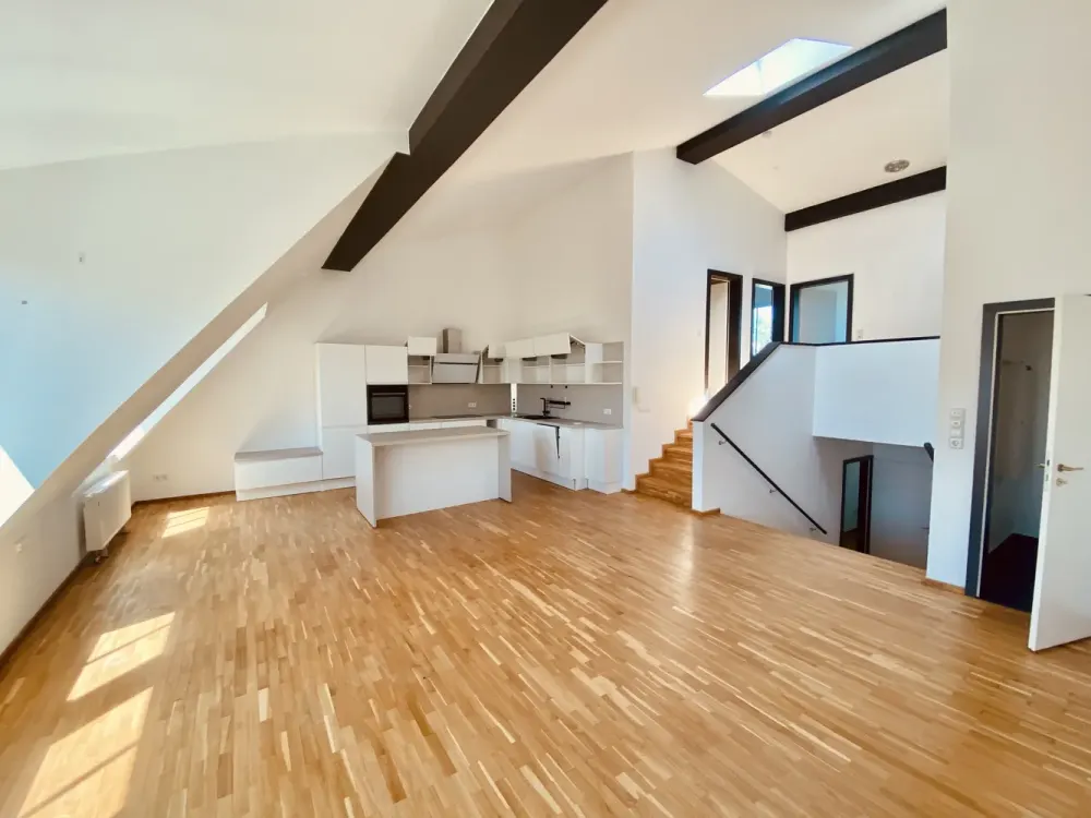 Exklusive 5-Raum-Wohnung im Waldstraßenviertel