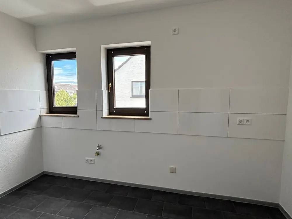 Renovierte Helle 3-Zimmer-Wohnung mit Balkon in Langenfeld!
