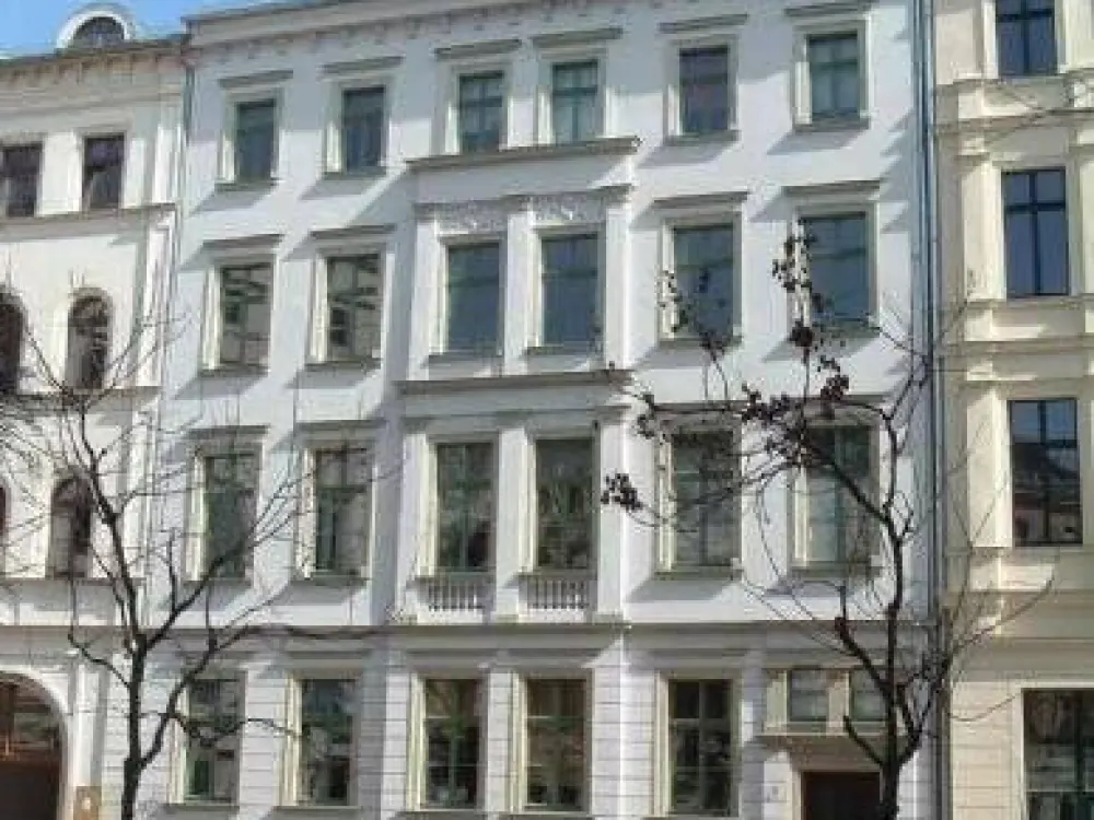 Großzügige 4-Raum Wohnung mit Dachterrasse, Zentrum West