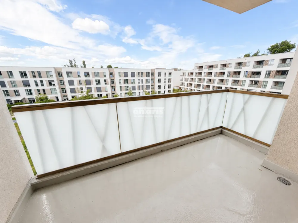 شركة antaris Immobilien GmbH السكن الأنيق مع شرفة وحمامين, اكتشف الآن!