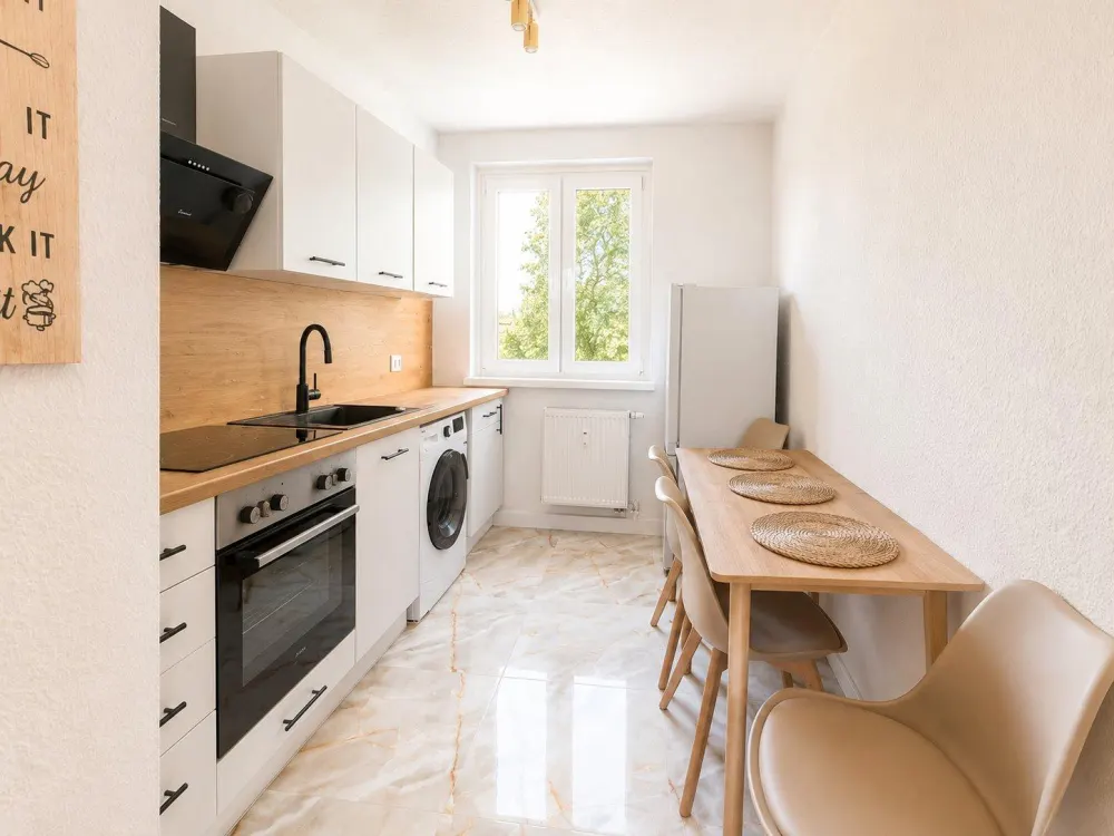 Exklusive, voll möblierte 2-Zimmer-Wohnung mit Balkon