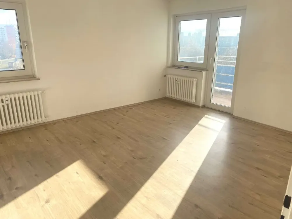 Schöne 2-Zimmer-Wohnung mit Balkon und Garage