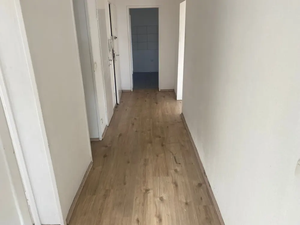 Schöne 2-Zimmer-Wohnung mit Balkon und Garage