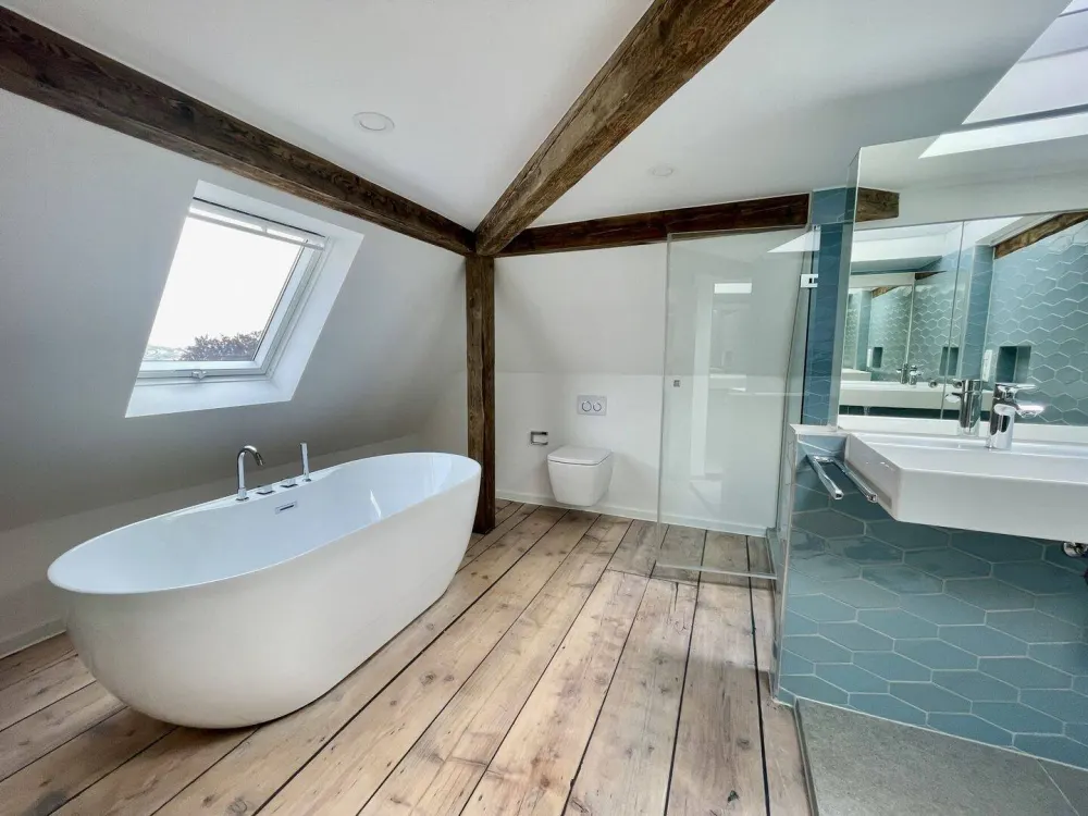 Wohnen über den Dächern von West - Maisonette mit Wellness & Weitblick