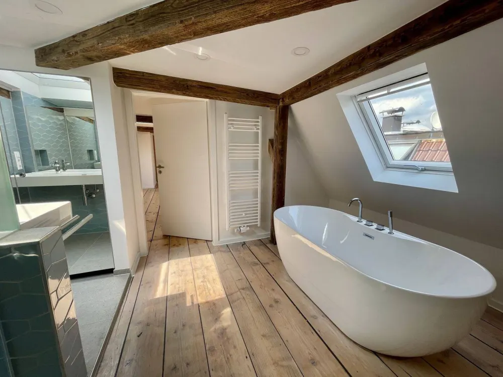 Wohnen über den Dächern von West - Maisonette mit Wellness & Weitblick