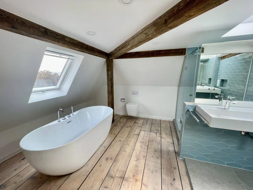 Wohnen über den Dächern von West - Maisonette mit Wellness & Weitblick