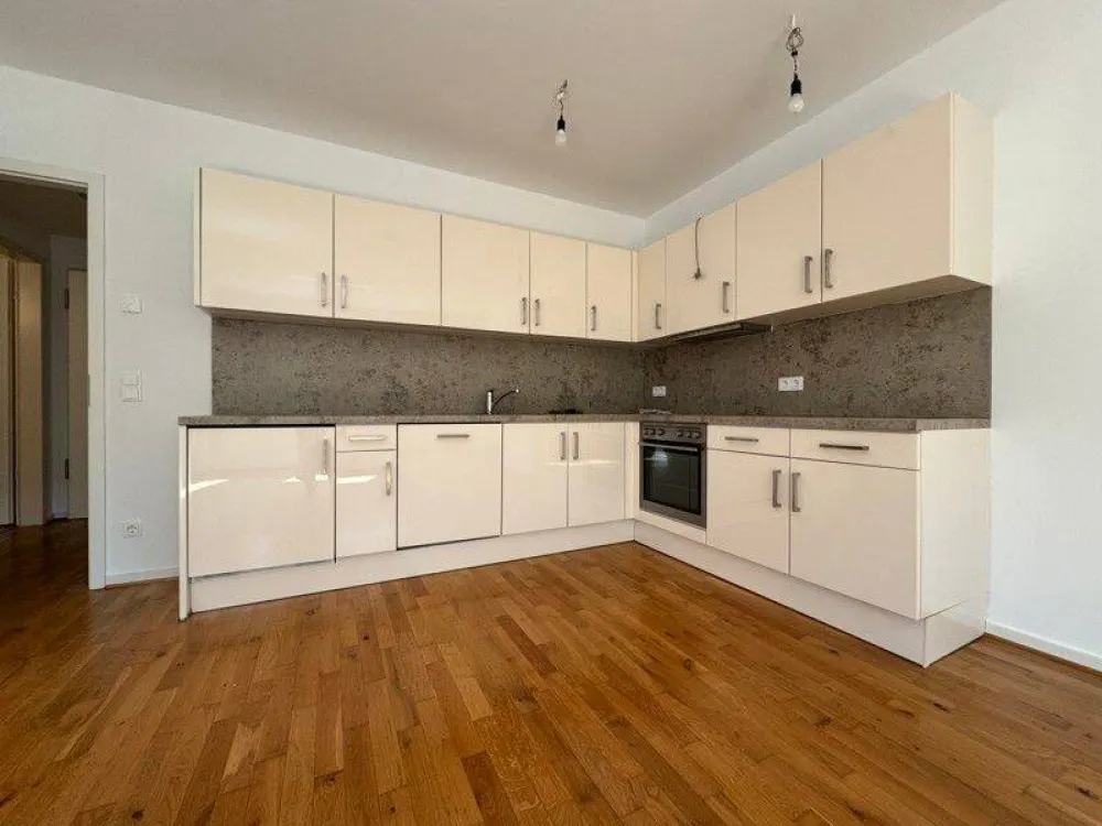 2-Raum-Wohnung in optimaler Lage inkl. EBK, Loggia und Duschbad