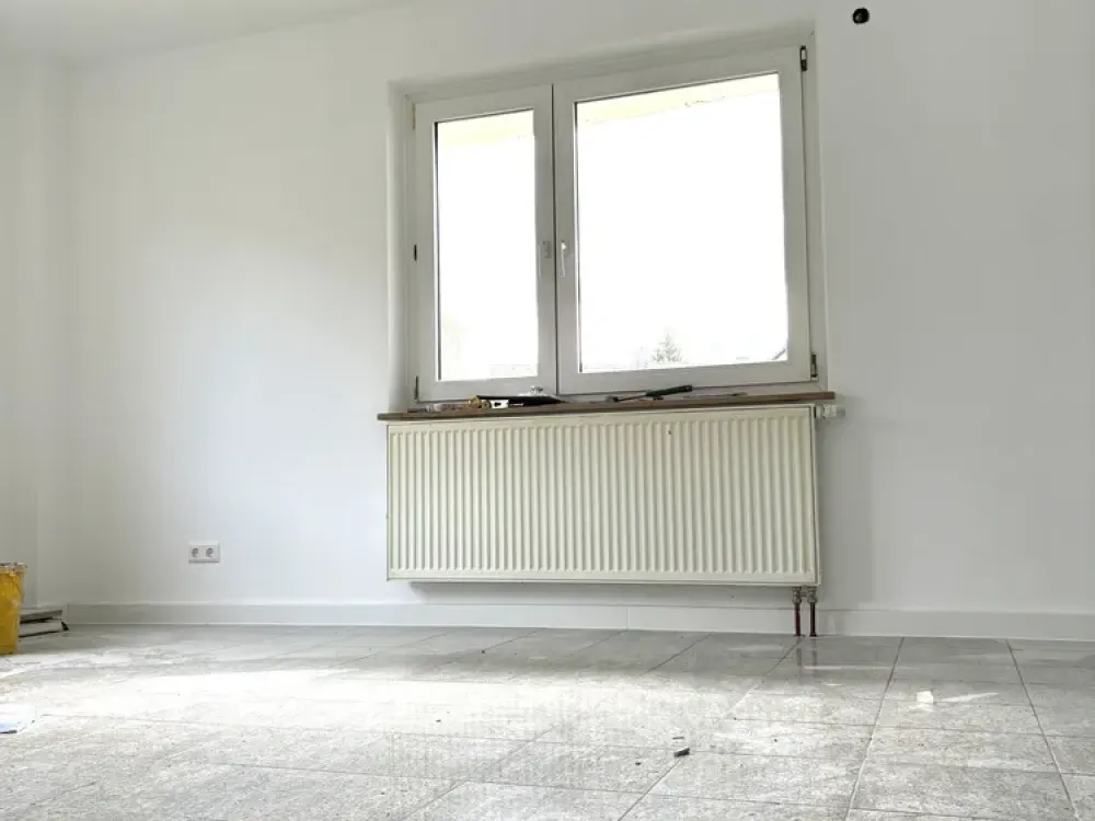 Moderne, komplett sanierte 3-Zimmer-Wohnung mit Einbauküche & Stellplatz