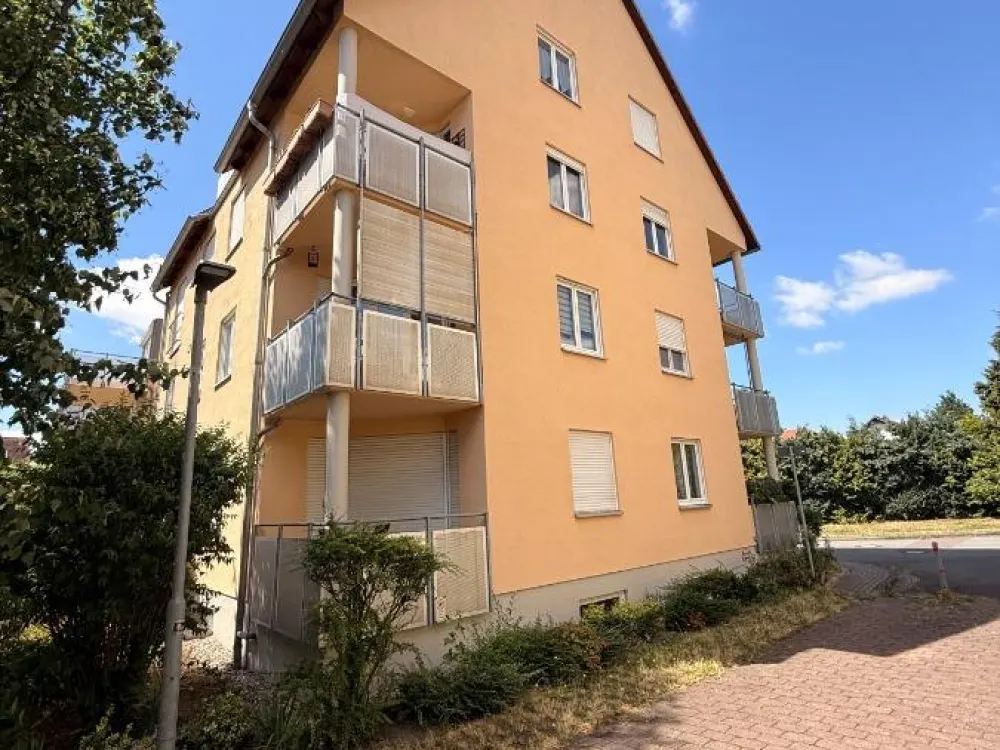 / 2-Raum Wohnung mit Balkon und TG-Stellplatz / sofort frei