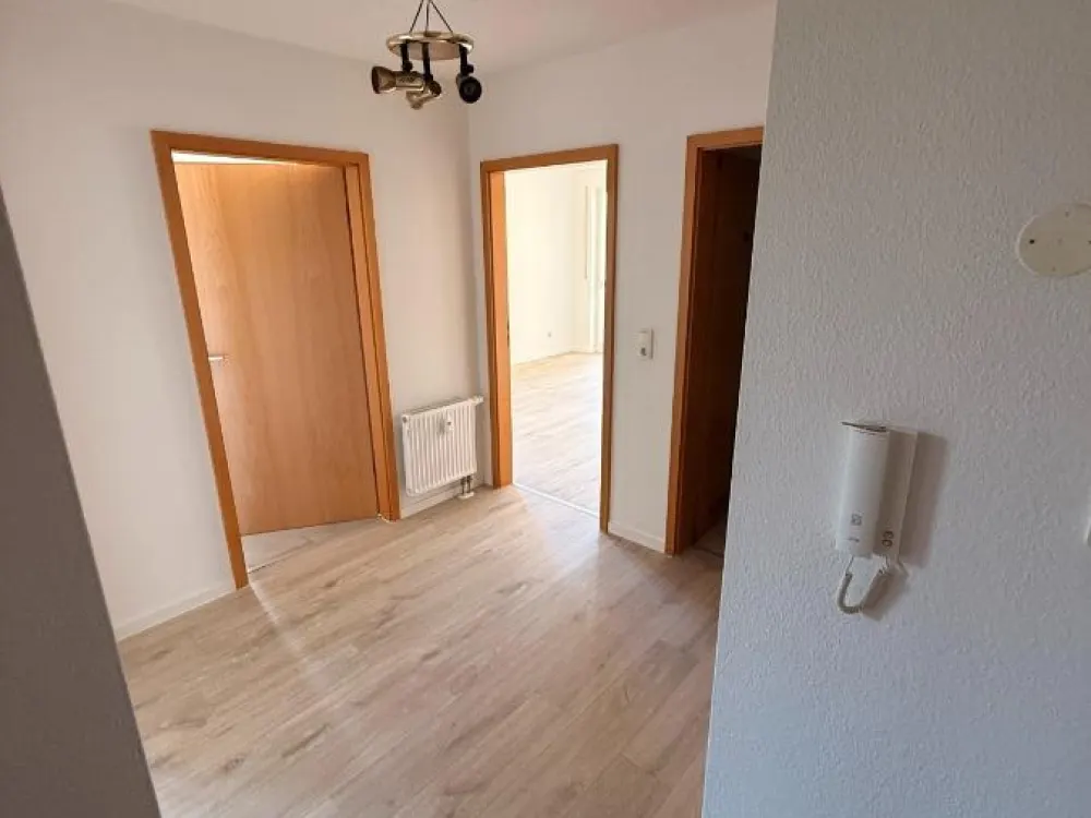 / 2-Raum Wohnung mit Balkon und TG-Stellplatz / sofort frei